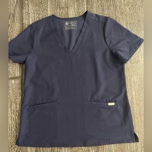 Figs 3 Pocket Scrub Top in Navy